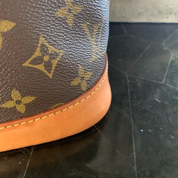 Beautiful Louis Vuitton Alma PM - Picture 11 of 16